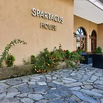 מלון Spartacus House