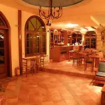 Spartacus House Ξενοδοχείο Καλαμπάκα