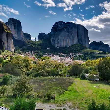 فندق Spartacus House 3*