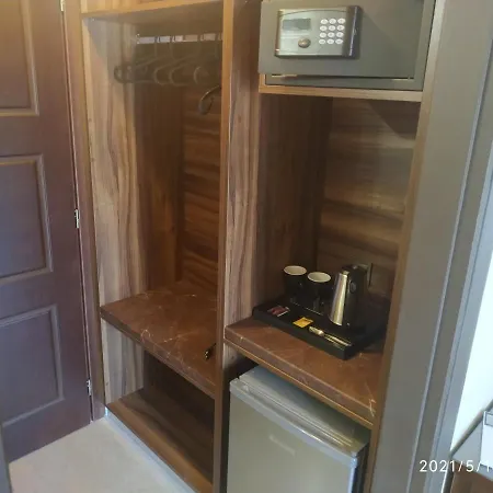 Spartacus House Hotel 3*