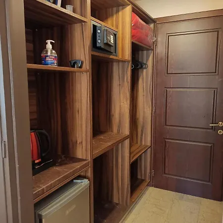 Spartacus House Hotel