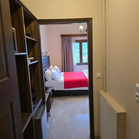فندق Spartacus House