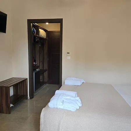 Spartacus House Ξενοδοχείο Καλαμπάκα