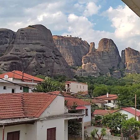 فندق Spartacus House 3*