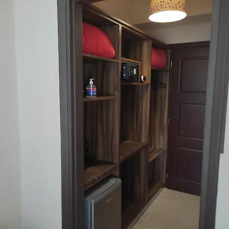 Spartacus House فندق كالامباكا