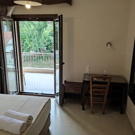 فندق Spartacus House