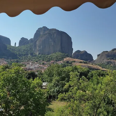 Spartacus House 3* كالامباكا