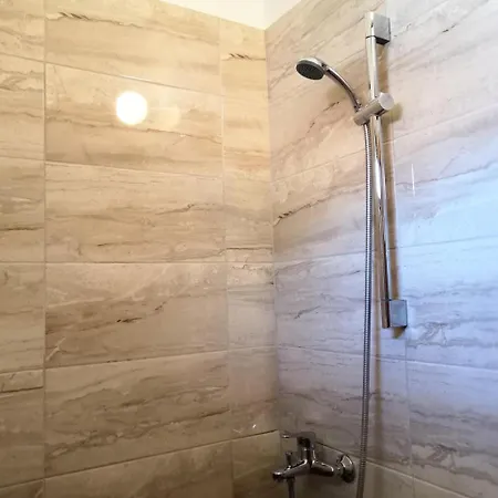 فندق Spartacus House