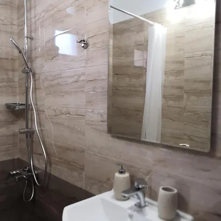 Spartacus House 3*